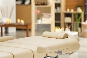Порівняльний аналіз преміум-столів для масажу та SPA: Як обрати ідеальну модель для клініки та курорту фото